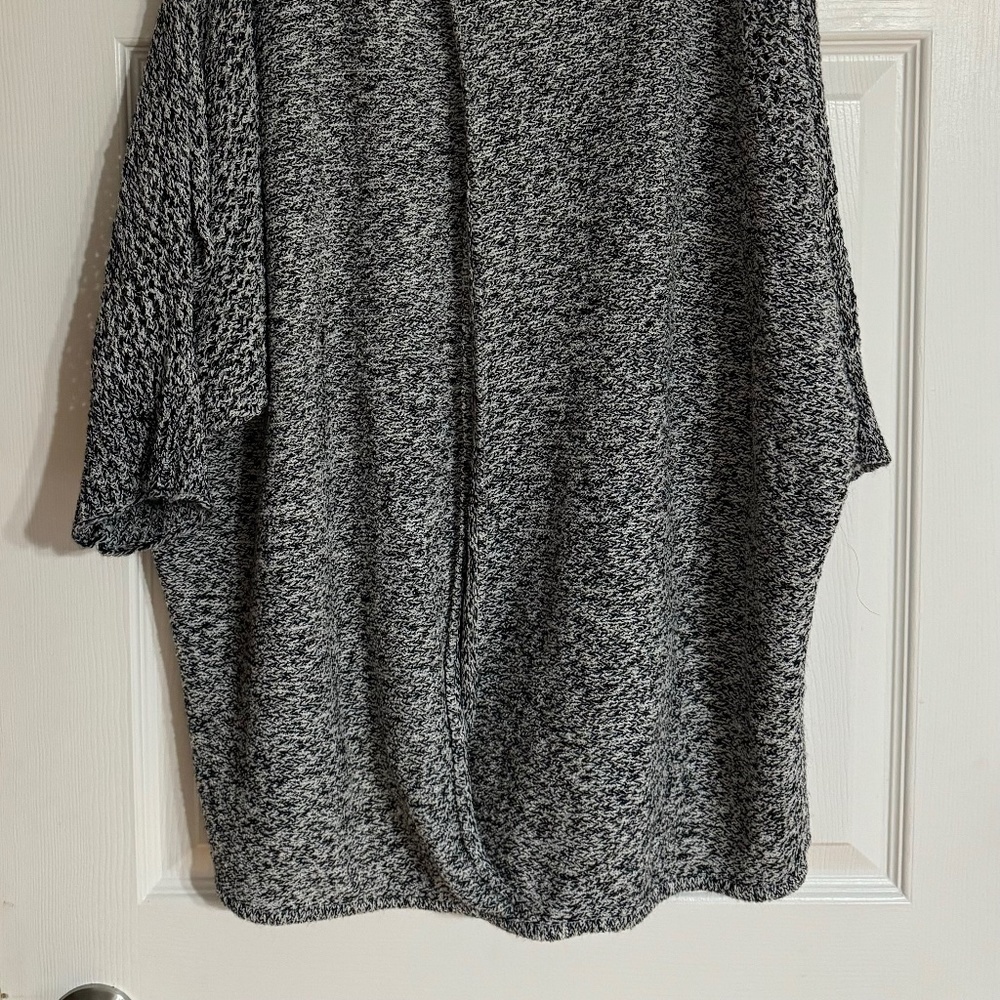 Jessica Simpson 3X Cold Shoulder Open Back Black Grey Plus Size Curvy Sweater - Picture 4 of 4